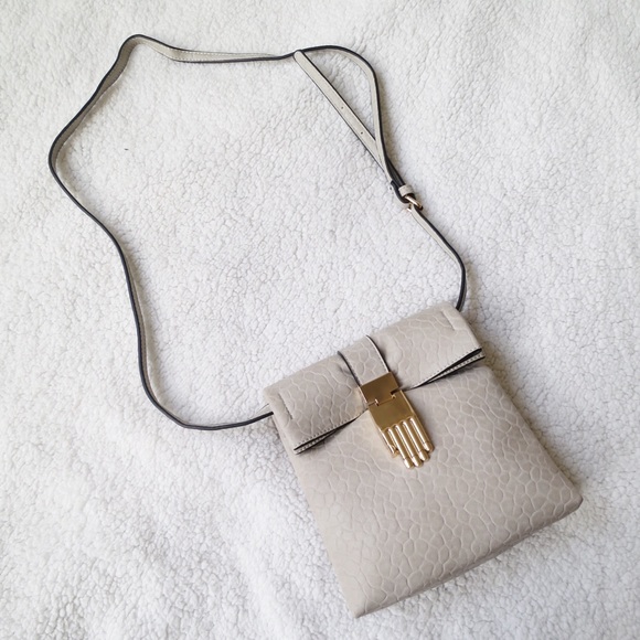 unsure Handbags - NWOT Unique Clutch / Crossbody Bag